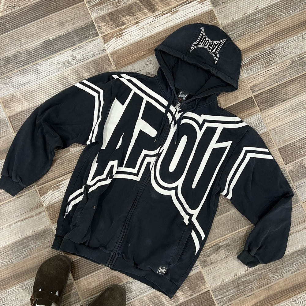 Y2K TAPOUT FULL ZIP! Super clean condition, crazy embellished zipper pull, XL